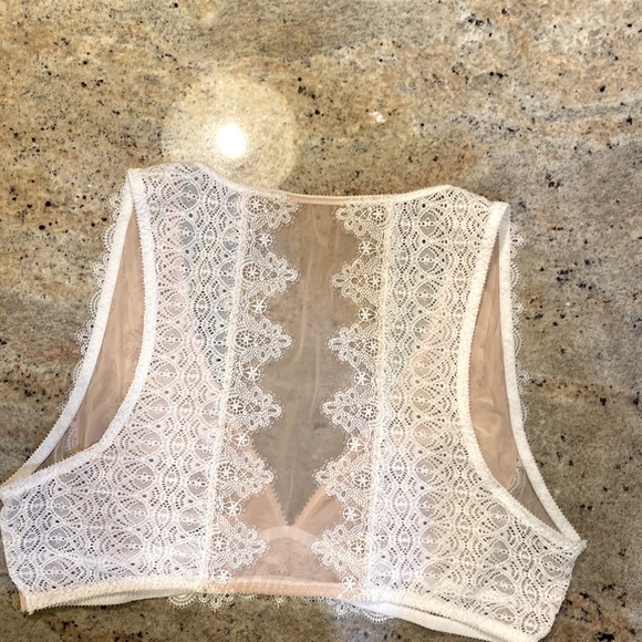 Victoria’s Secret Lace Bralette - Picture 2 of 6